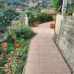 Casa Tiziano Parking Gratis Centro 15 Minuti A Piedi アパート