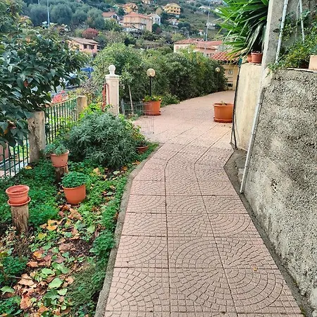 Casa Tiziano Parking Gratis Centro 15 Minuti A Piedi Appartement