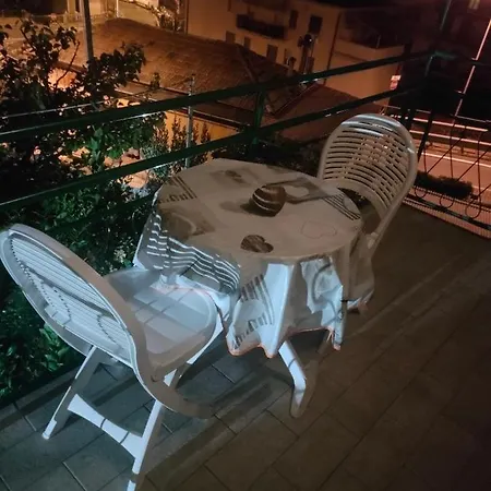 Casa Tiziano Parking Gratis Centro 15 Minuti A Piedi アパート