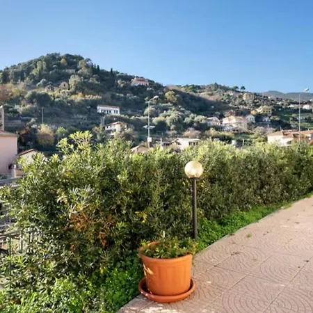 Casa Tiziano Parking Gratis 15 Minuti A Piedi Apartmán *